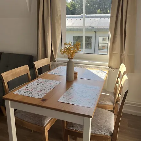 Rodinny Mezi Mestem A Horami Apartment *